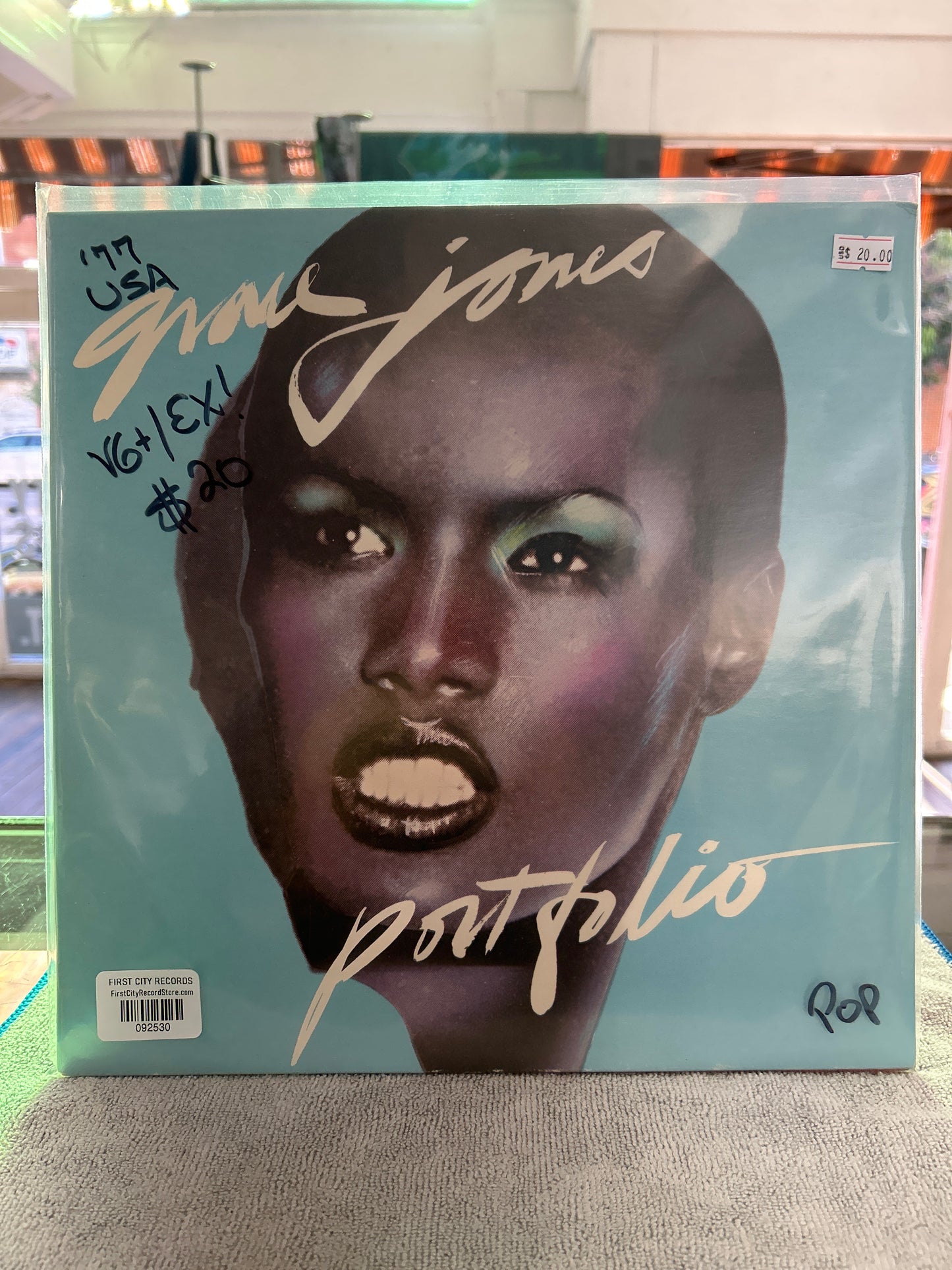 Grace Jones - Portfolio