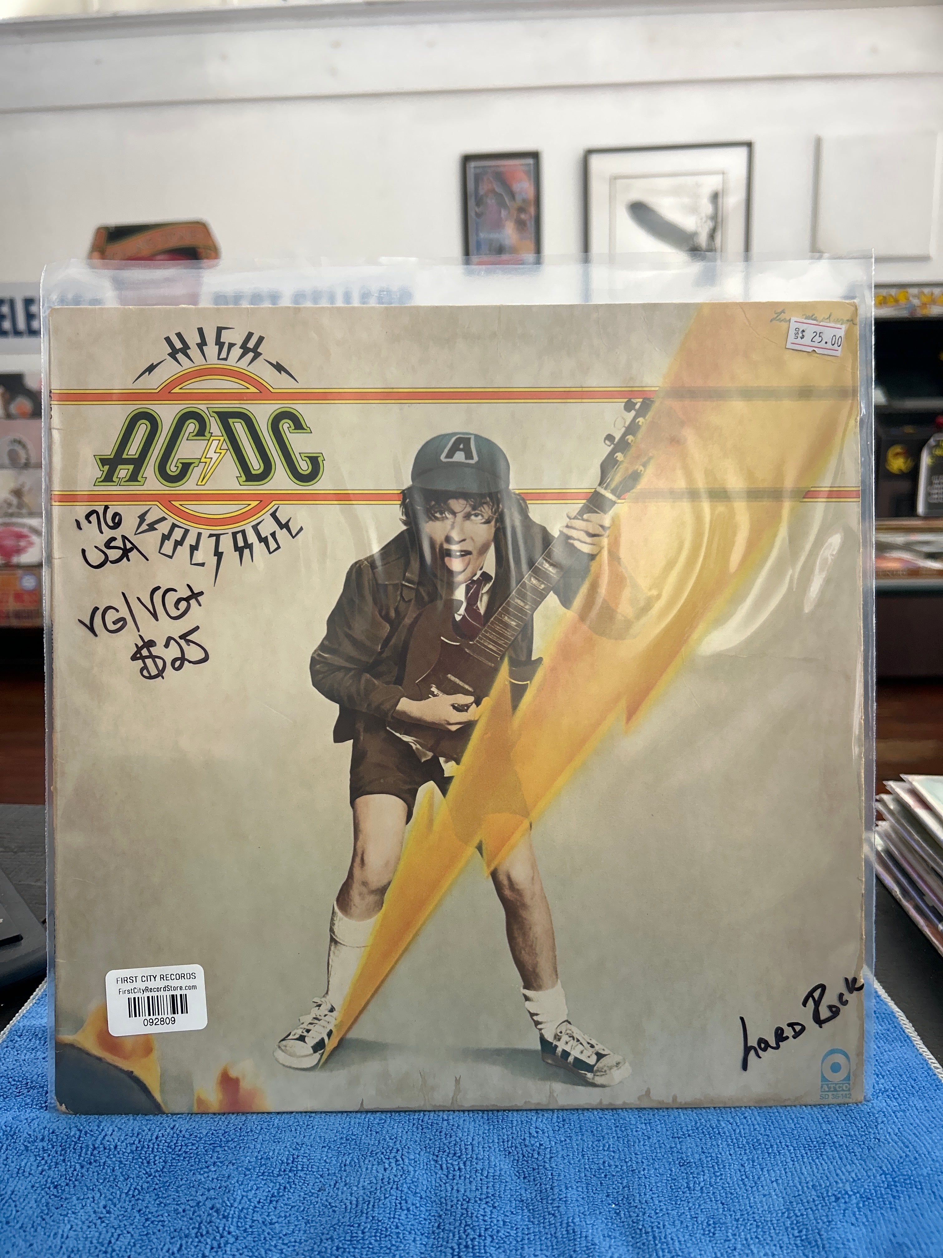 AC/DC - High Voltage