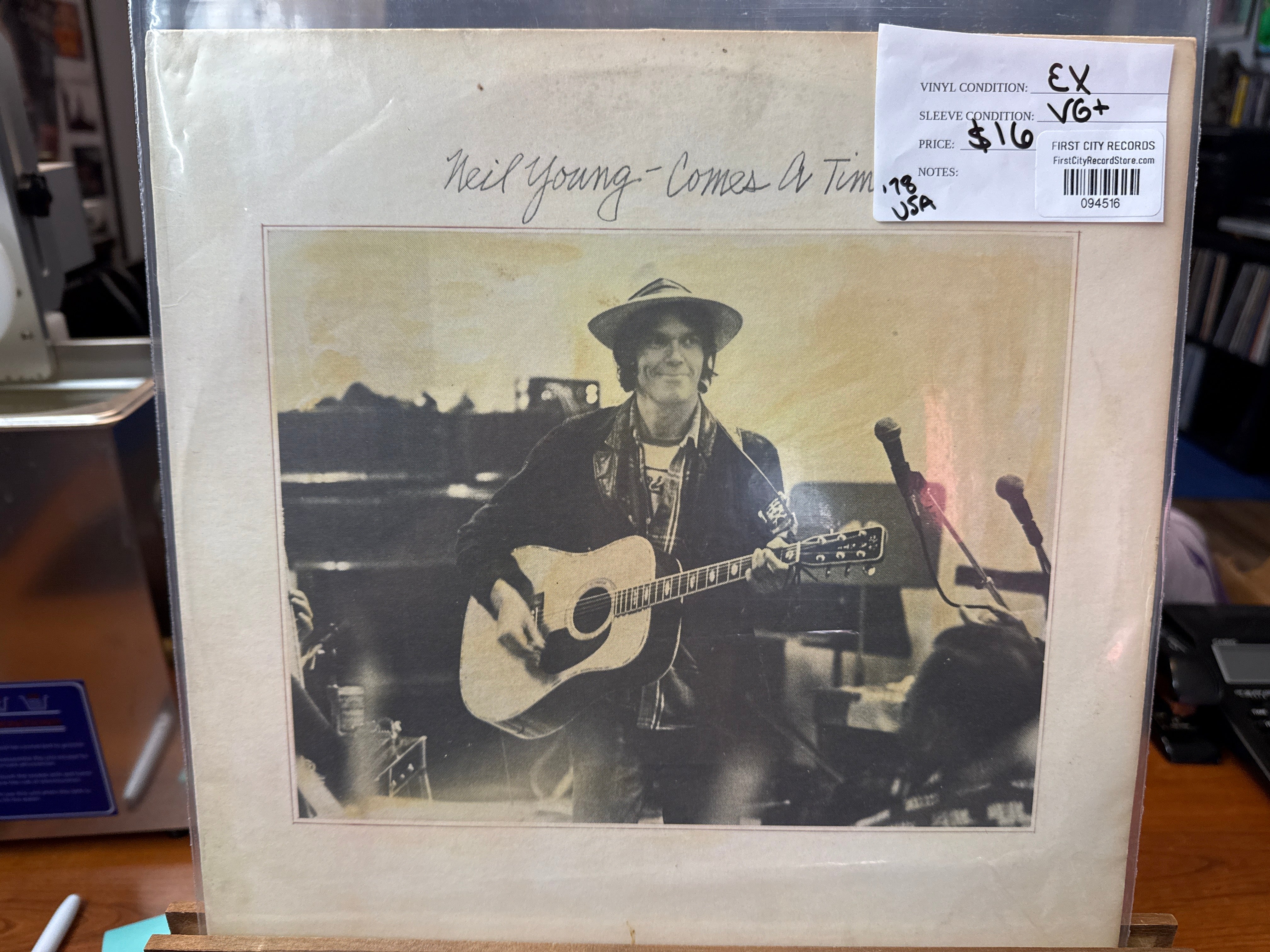Neil Young - Comes A Time (1978, USED)