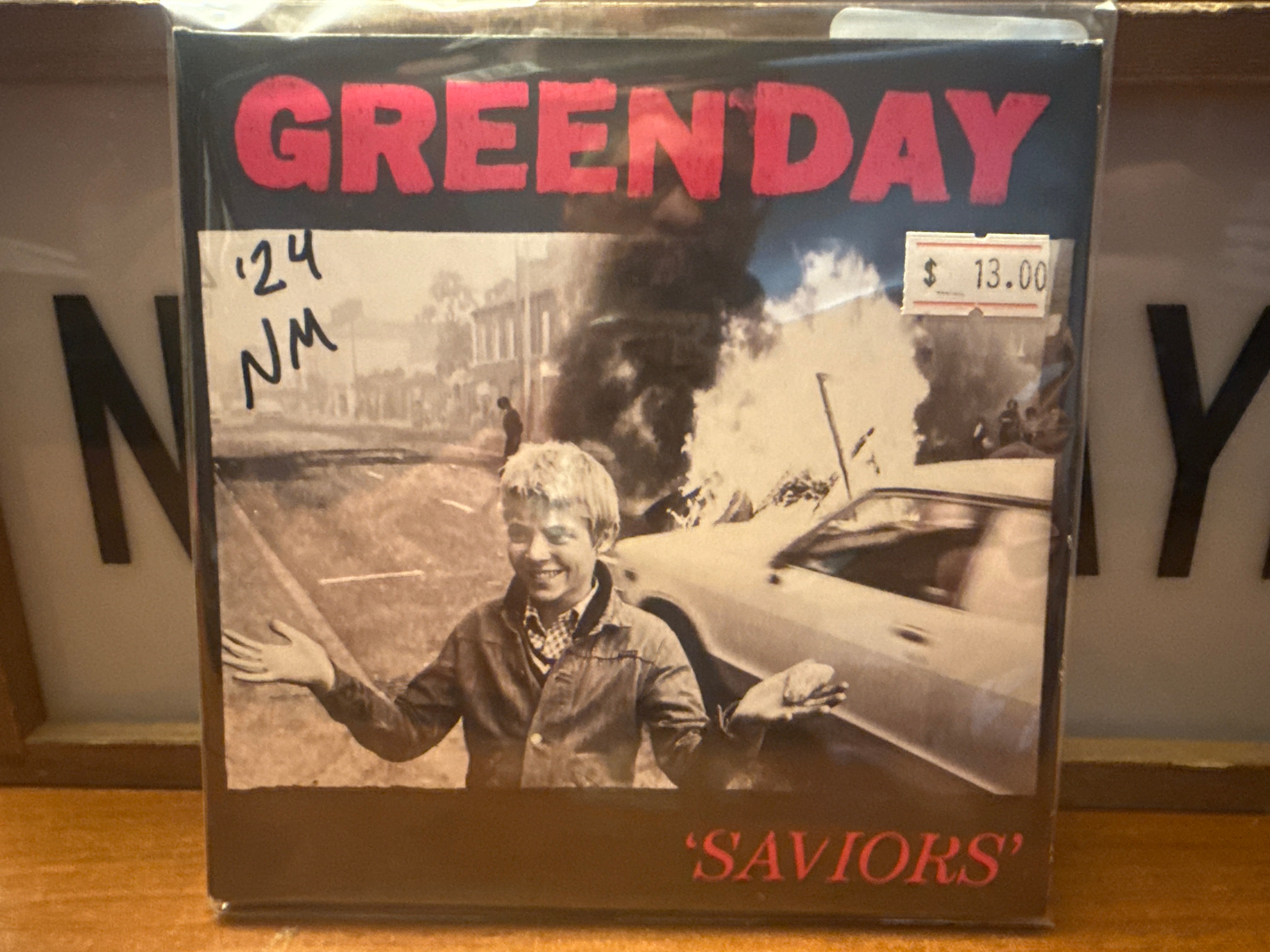Green Day - Saviors (2024, CD, USED)