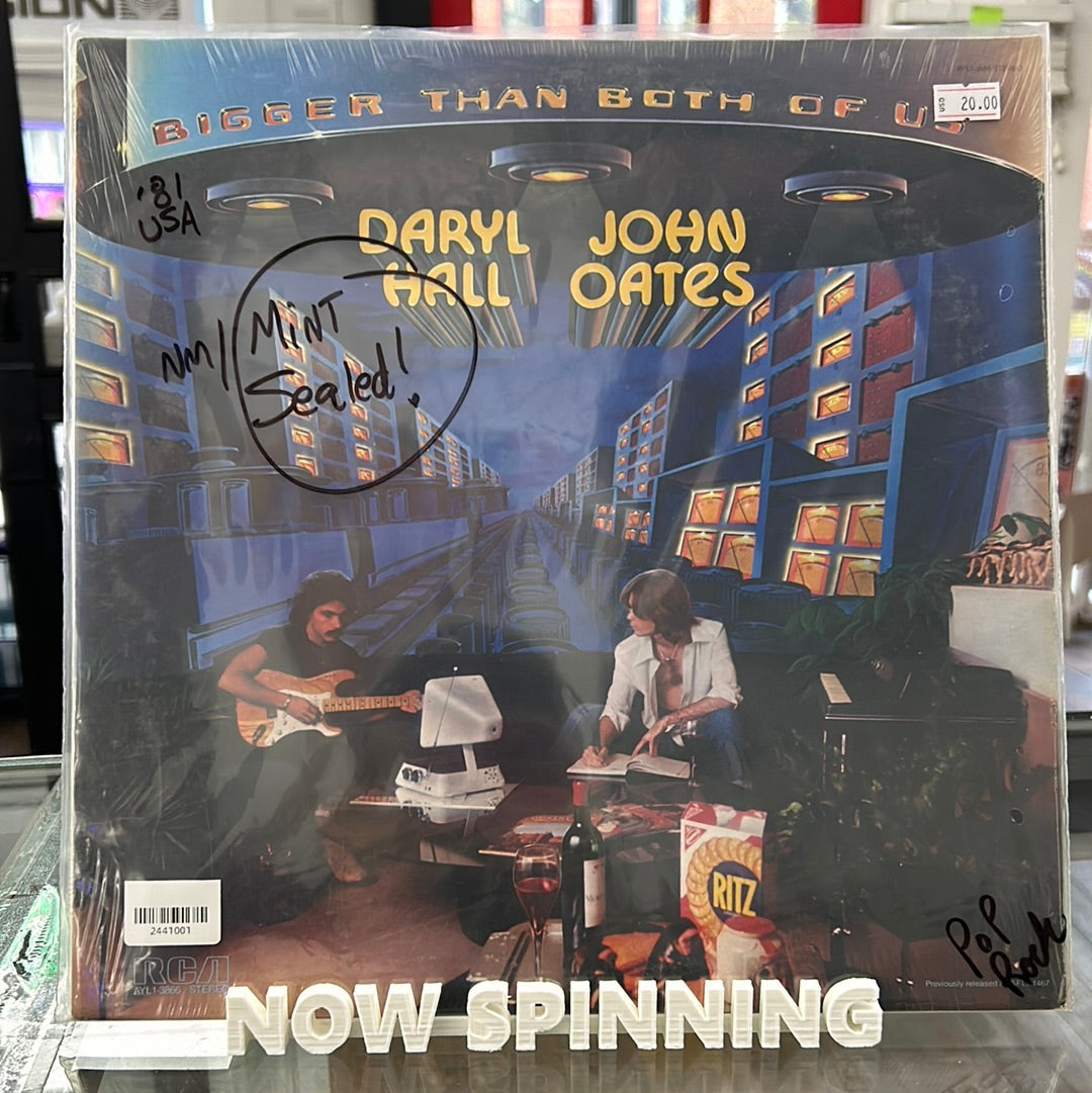 Daryl Hall & John Oates - Bigger Than Both Of Us