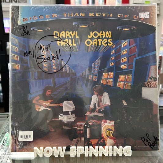 Daryl Hall & John Oates - Bigger Than Both Of Us