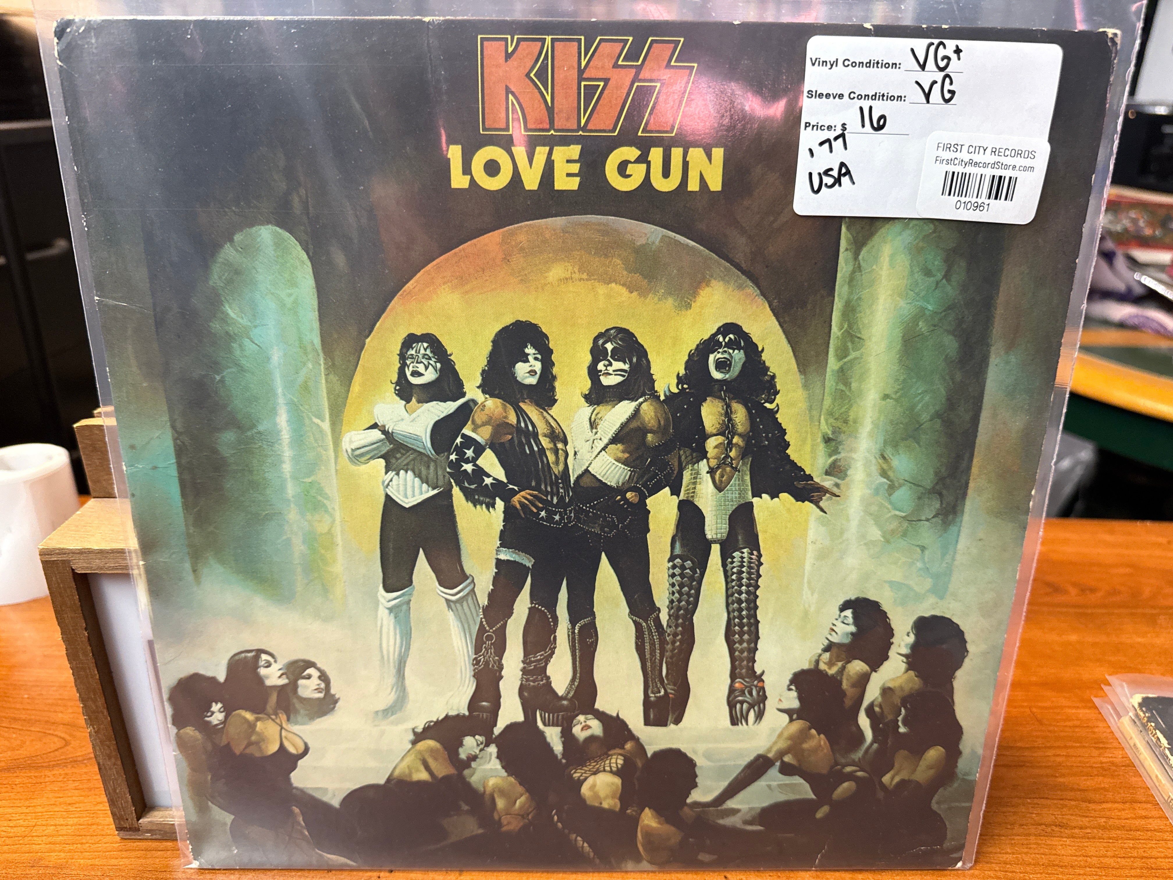 Kiss - Love Gun (1977, USED)