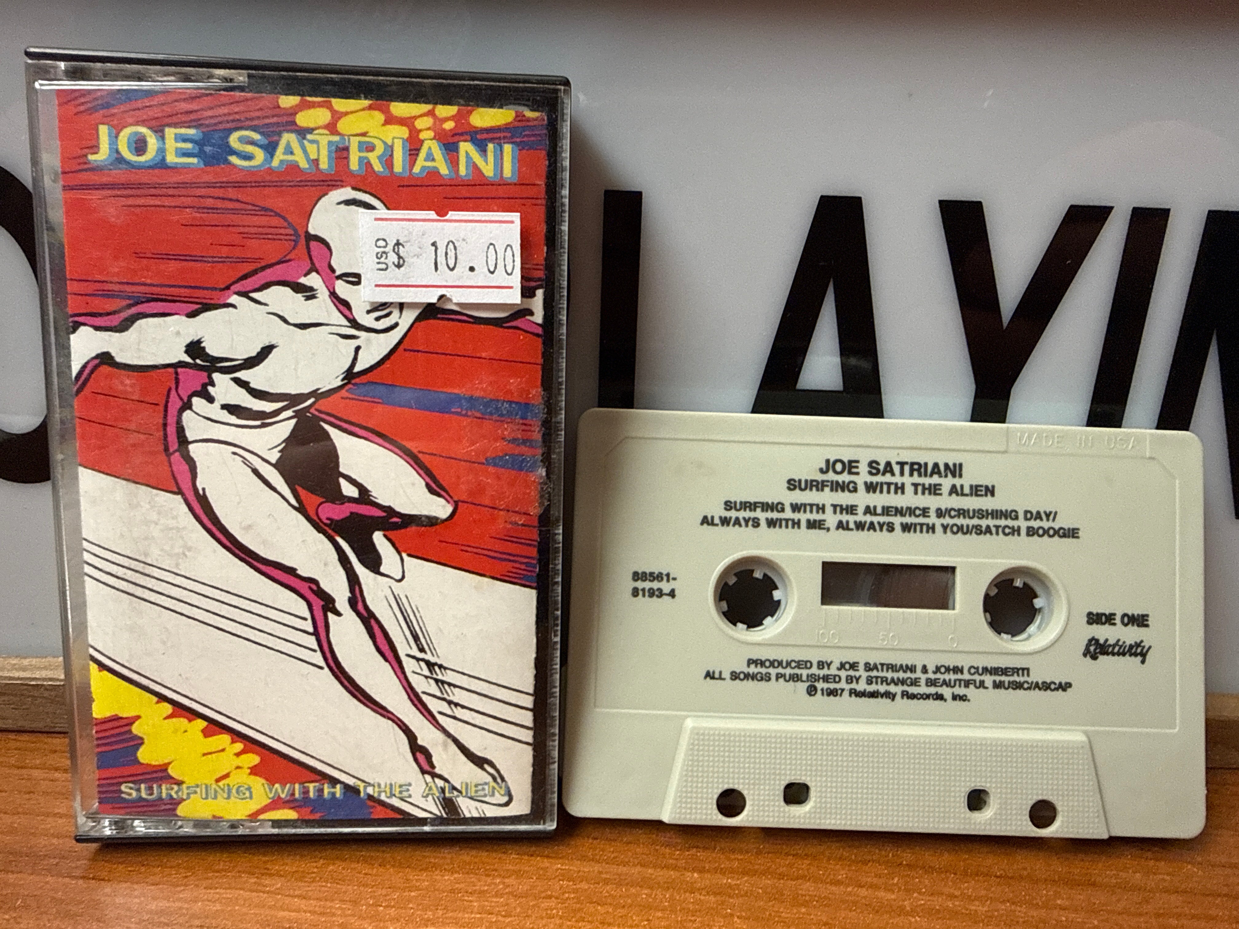 Joe Satriani - Surfing With The Alien (CASSETTE)