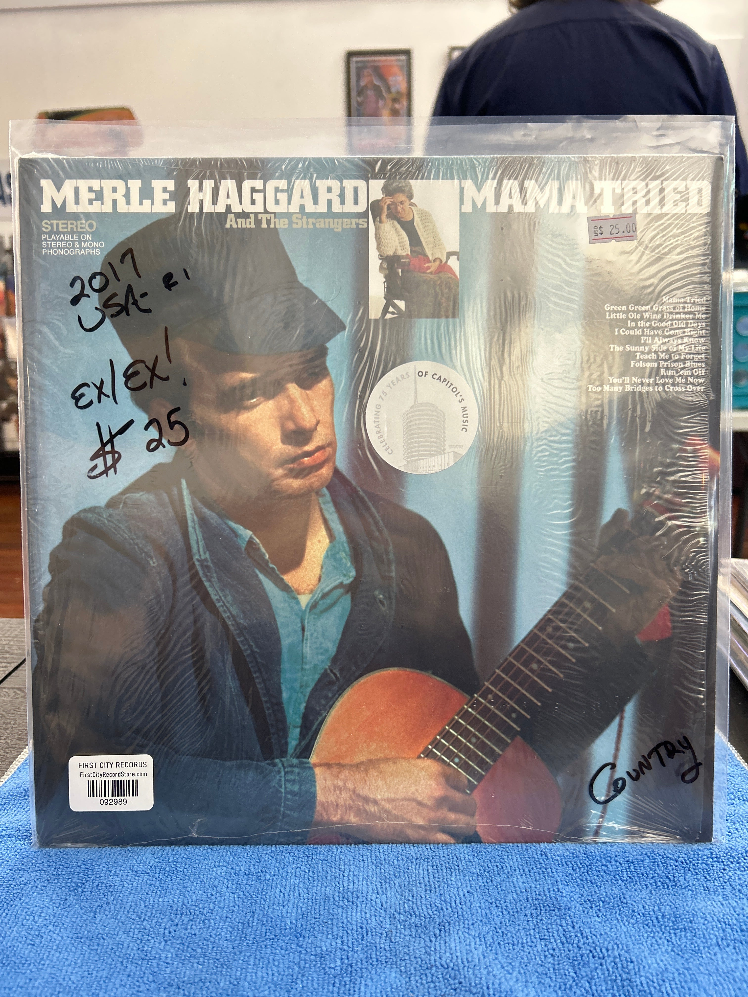 Merle Haggard - Mama Tried