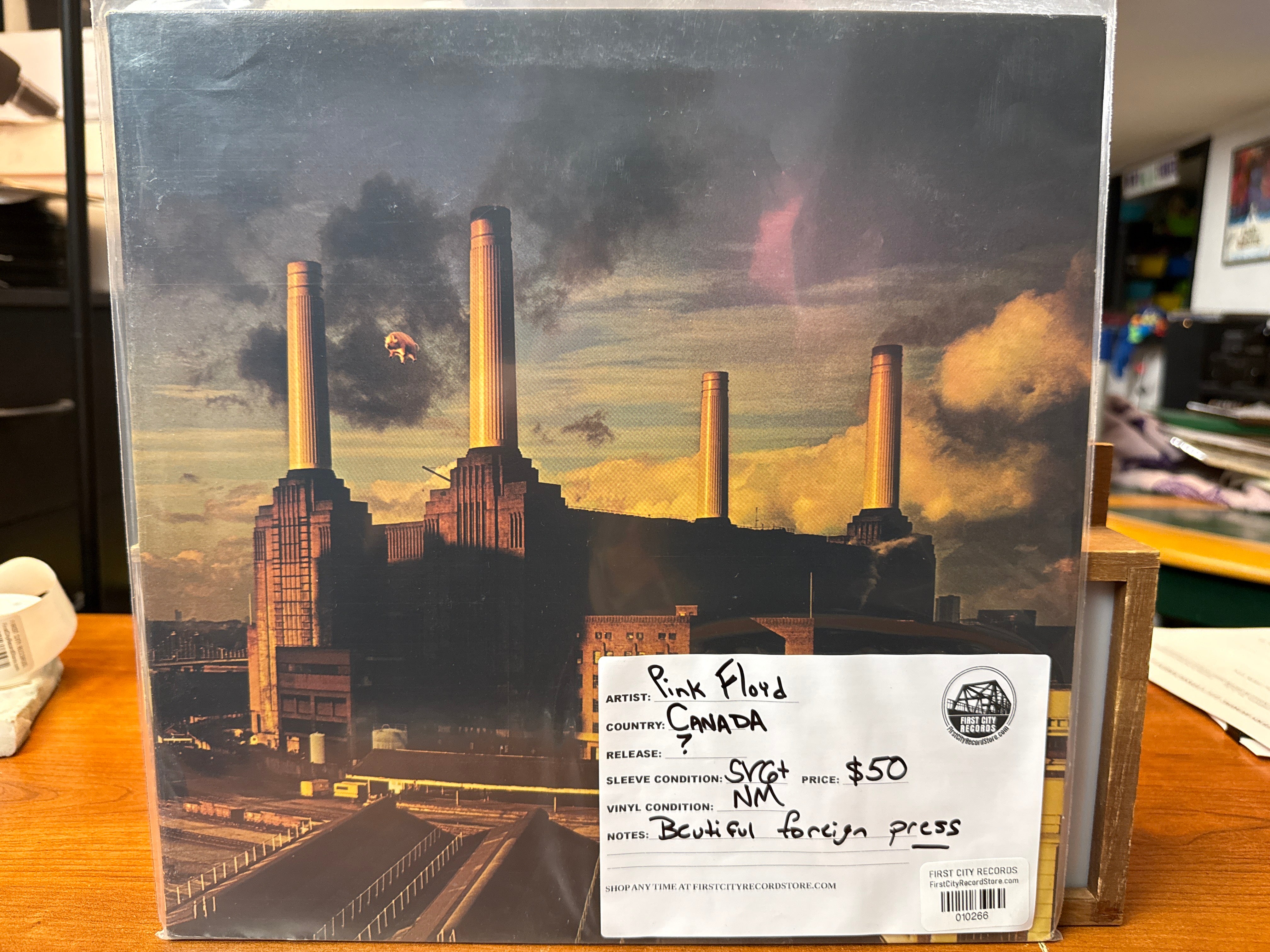 Pink Floyd - Animals (Canadian Pressing, USED)
