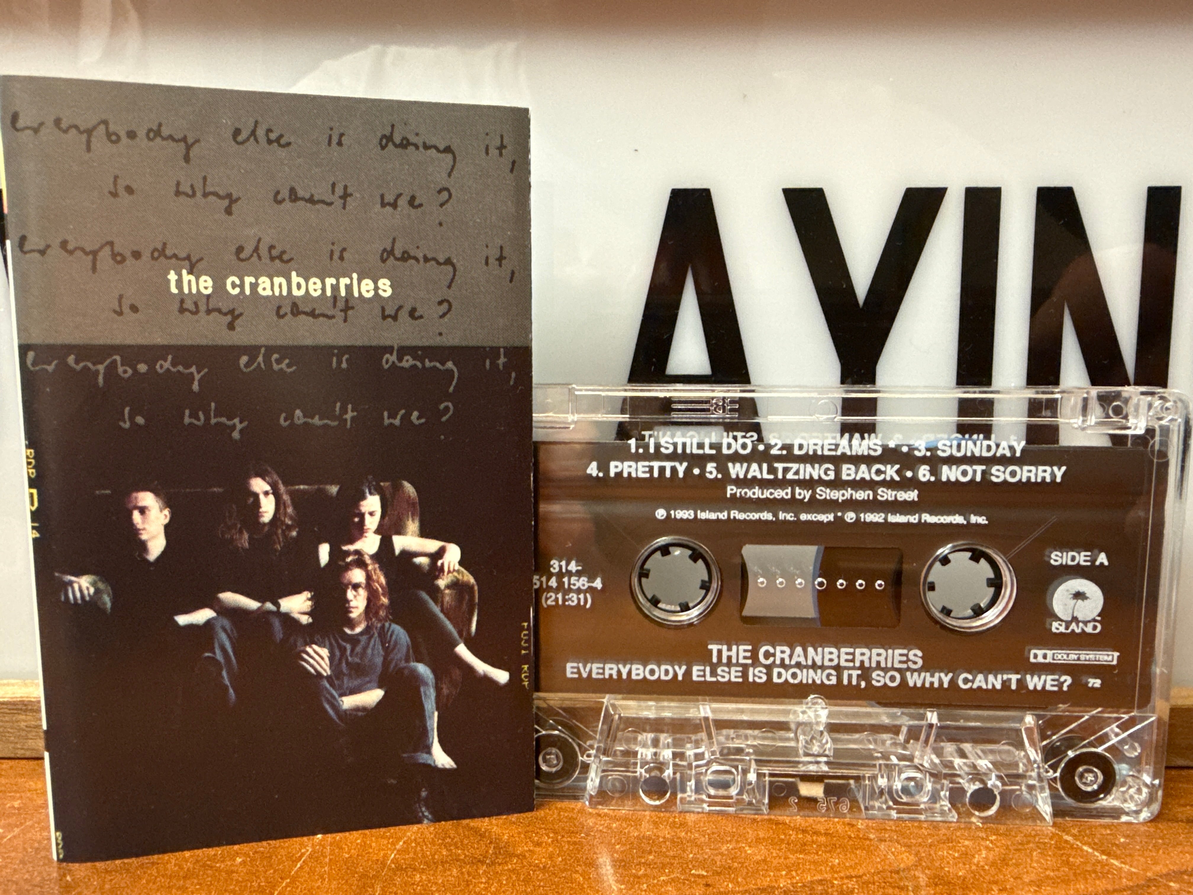 Cranberries - Everybody Else Is Doing It (CASSETTE)