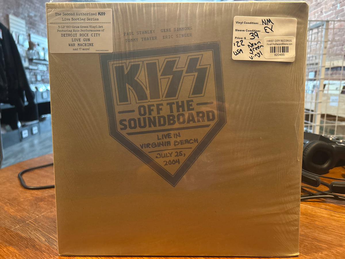 Kiss - Off The Soundboard: July 25 2004 (2022, Green Vinyl, USED)