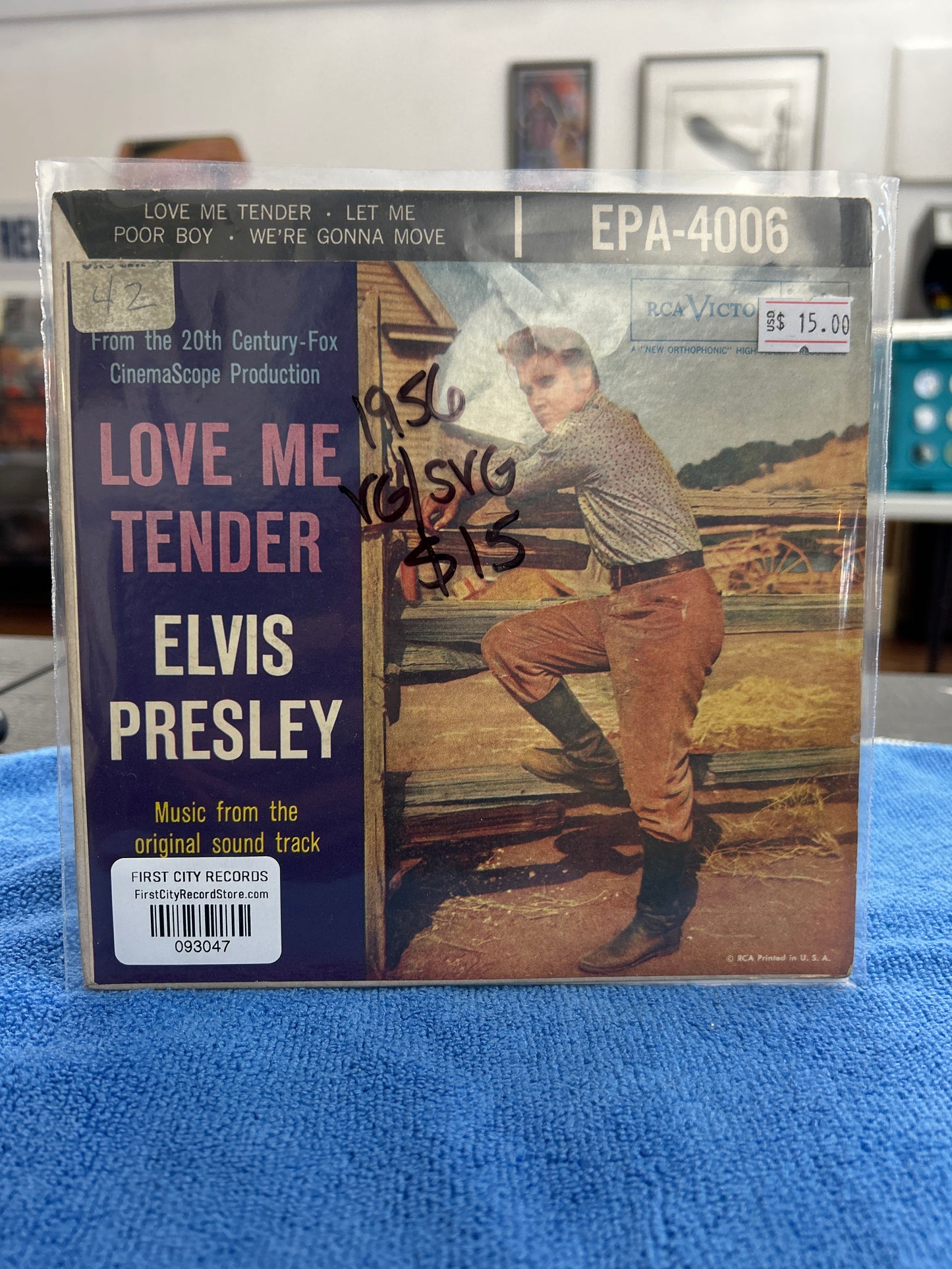 Elvis Presley - Love Me Tender (single)