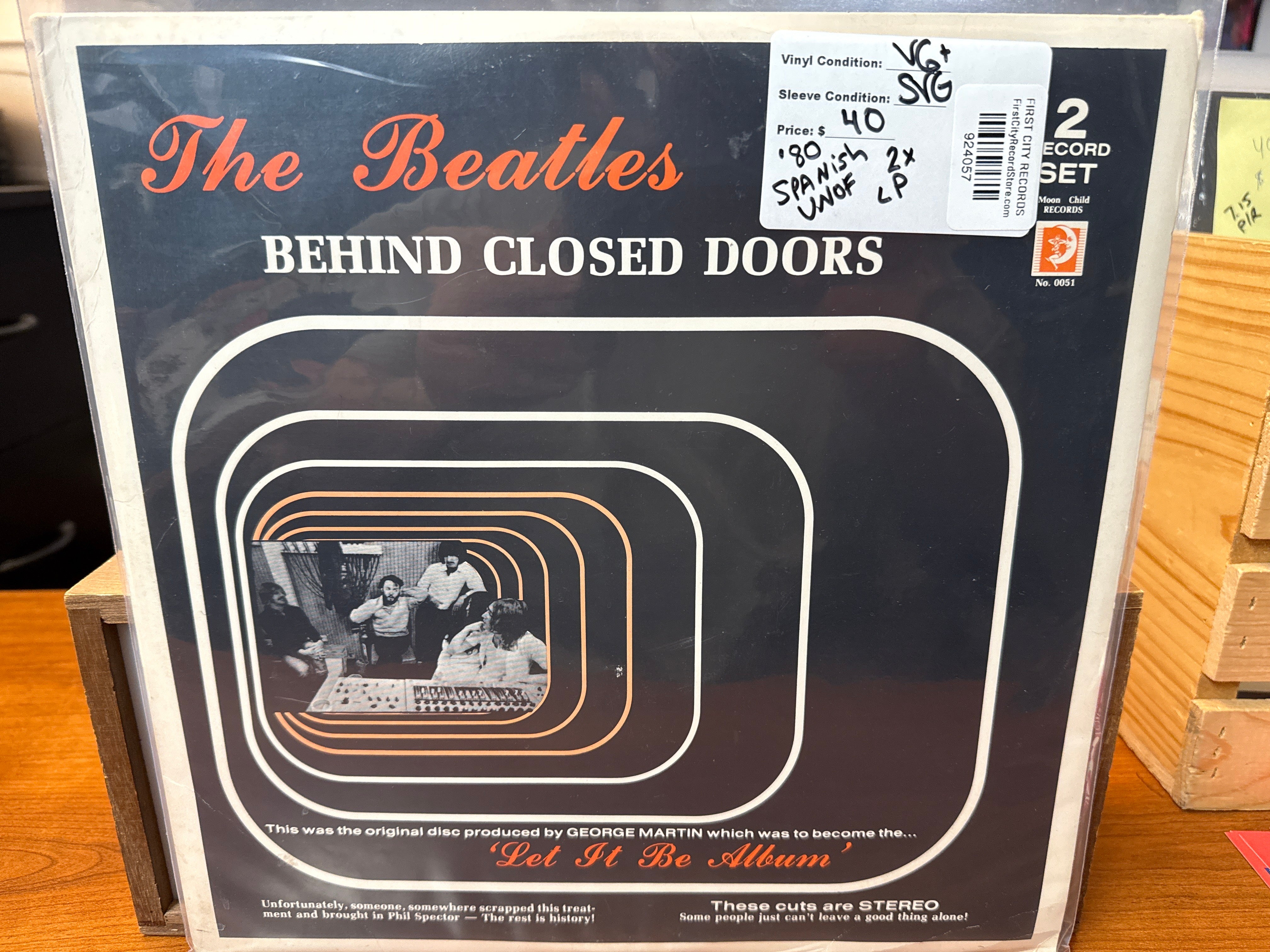 Beatles - Behind Closed Doors (Spanish, Unofficial, USED)