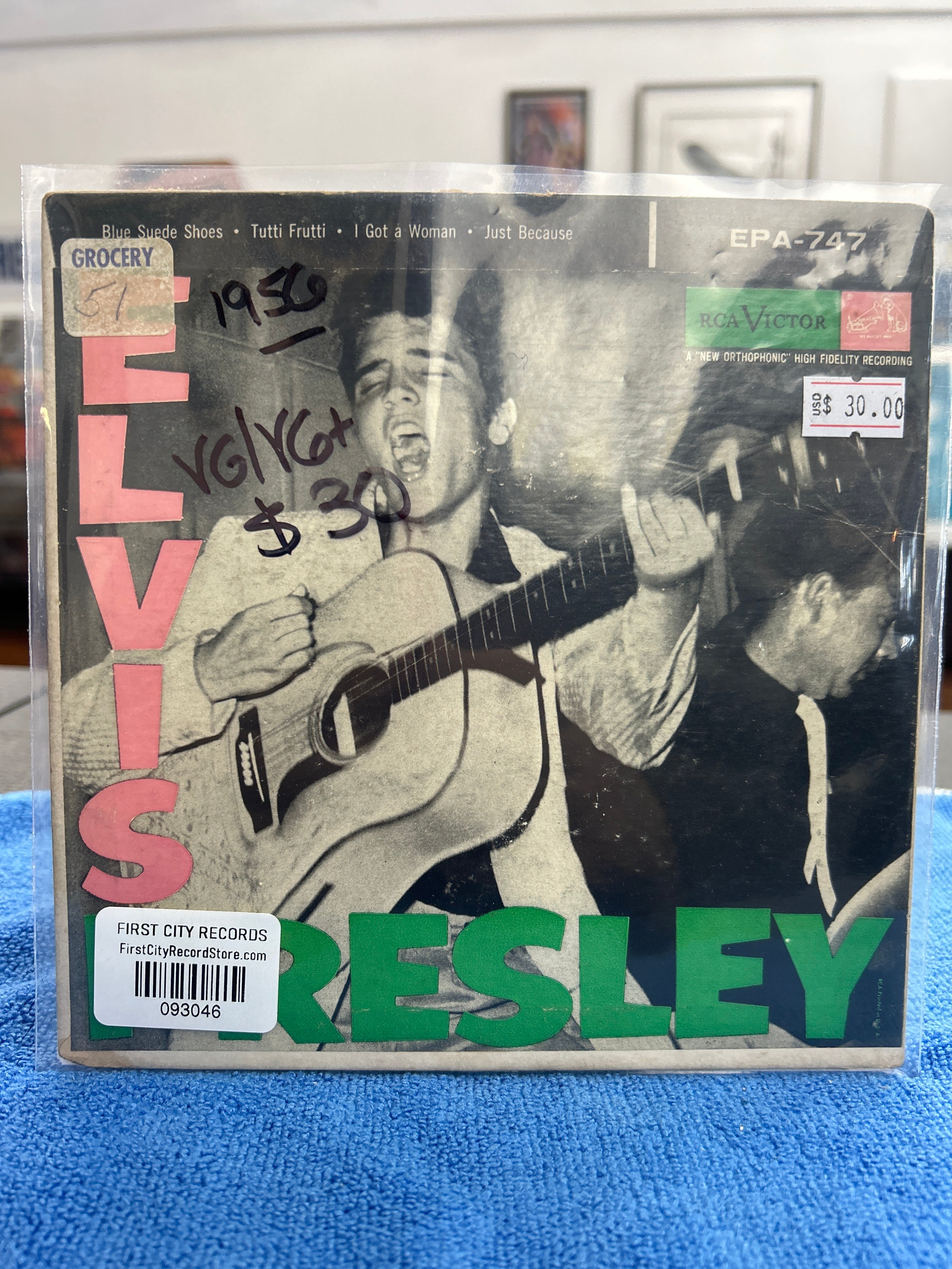 Elvis Presley - Blue Suede Shoes (single)