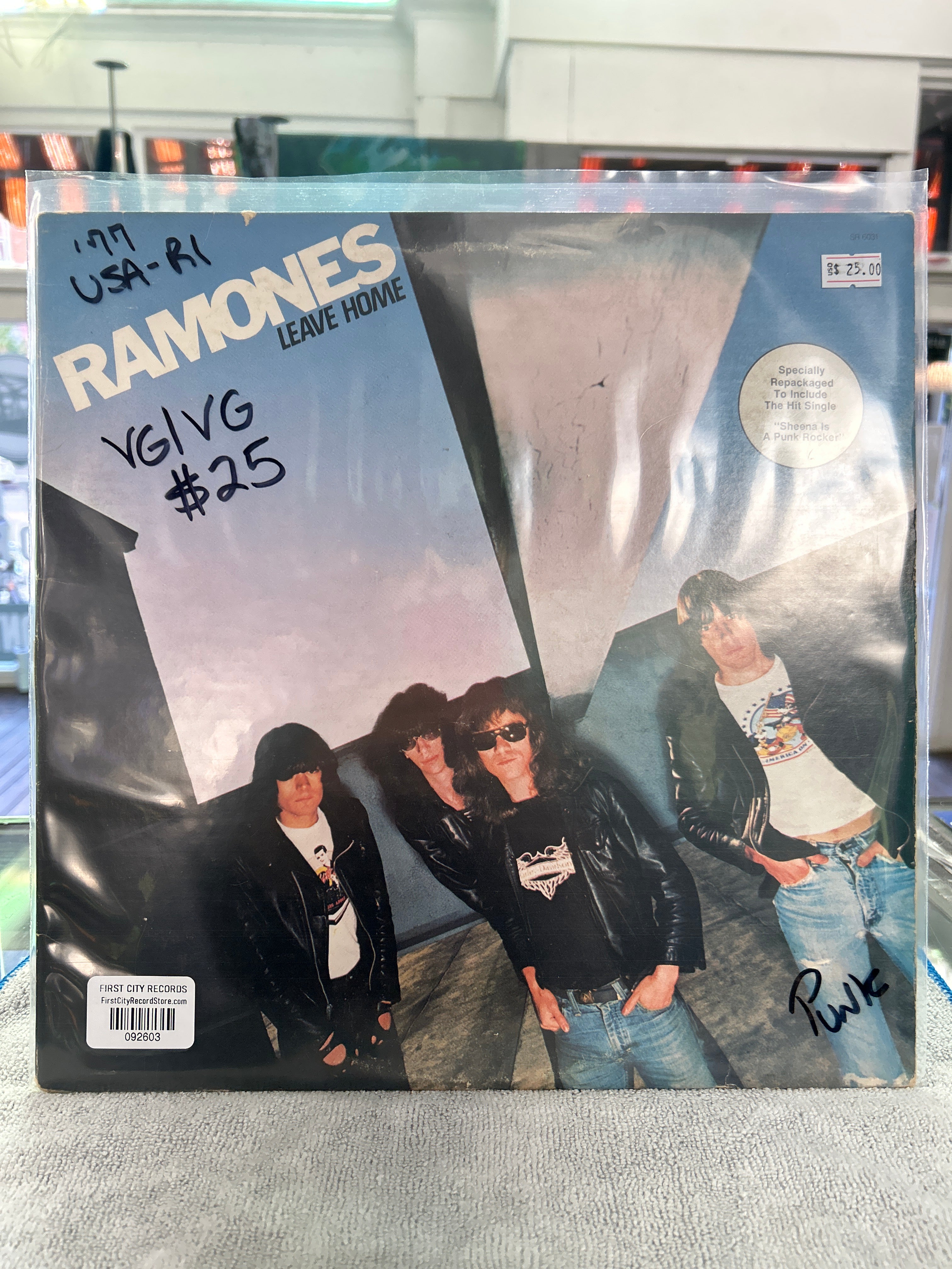 Ramones - Leave Home