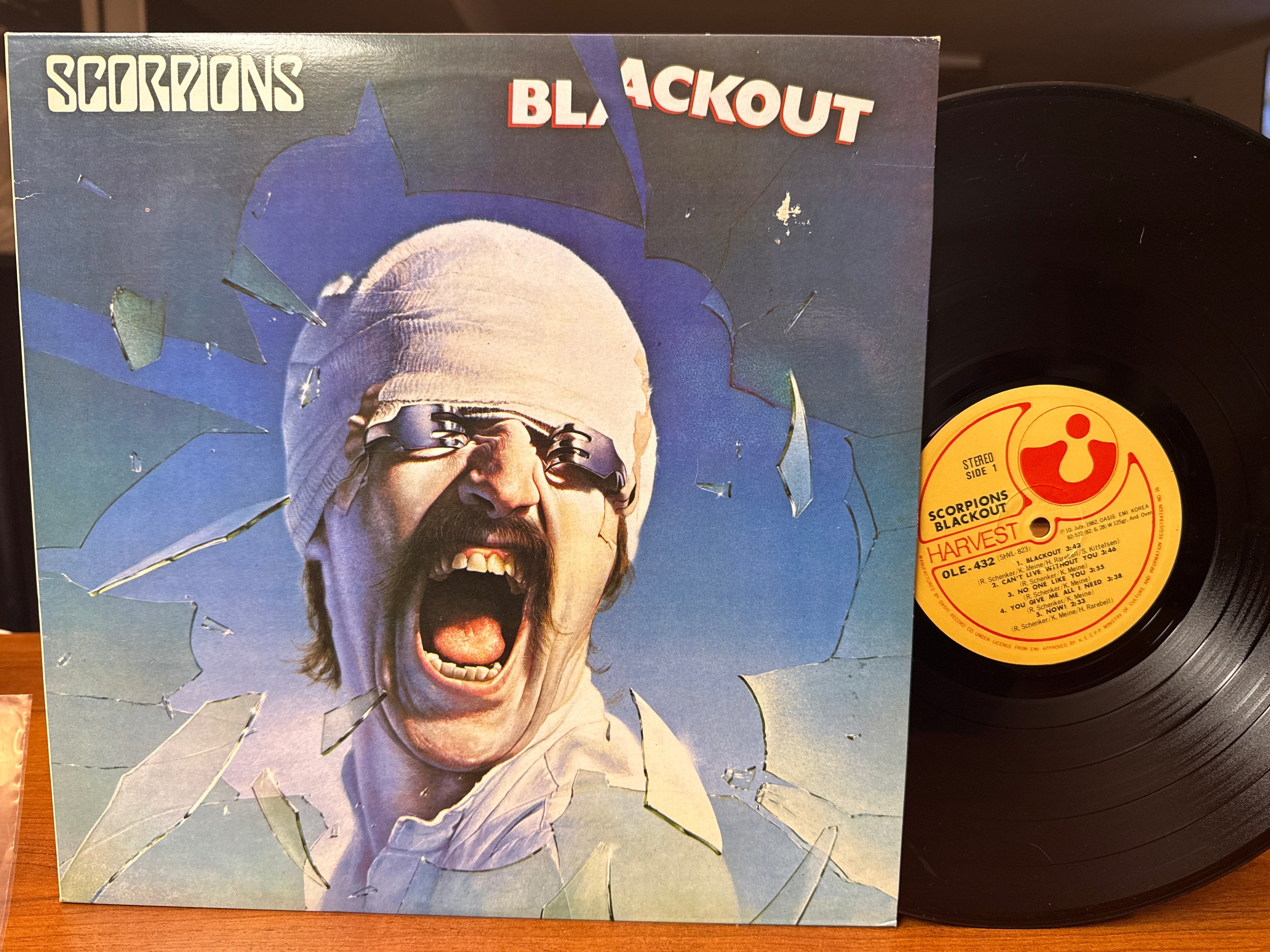 Scorpions - Blackout (1982, South Korean Pressing, USED)