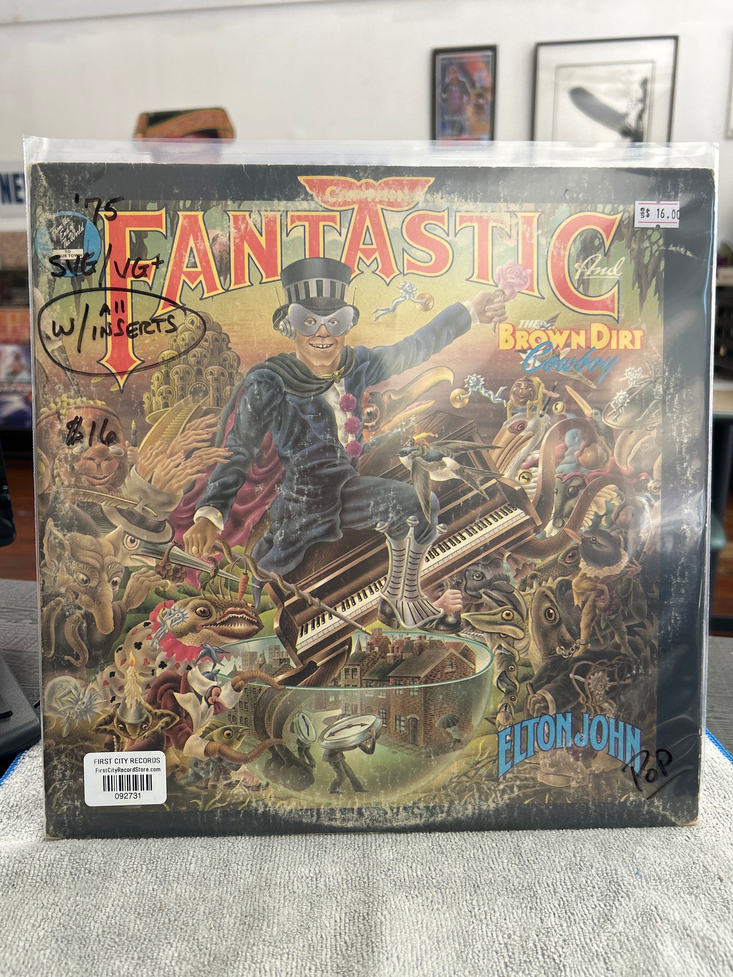 Elton John - Captain Fantastic & The Brown Dirt Cowboy