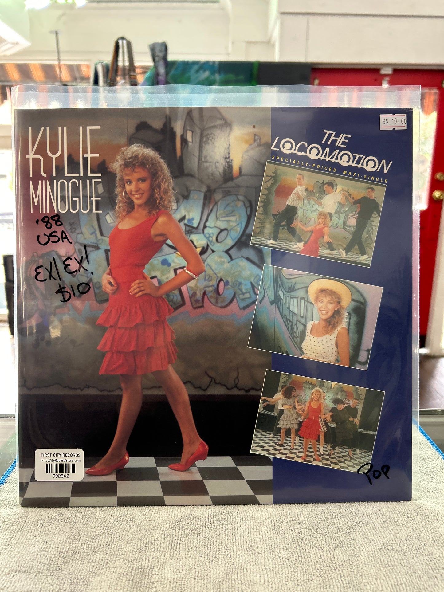 Kylie Minogue - The Locomotion