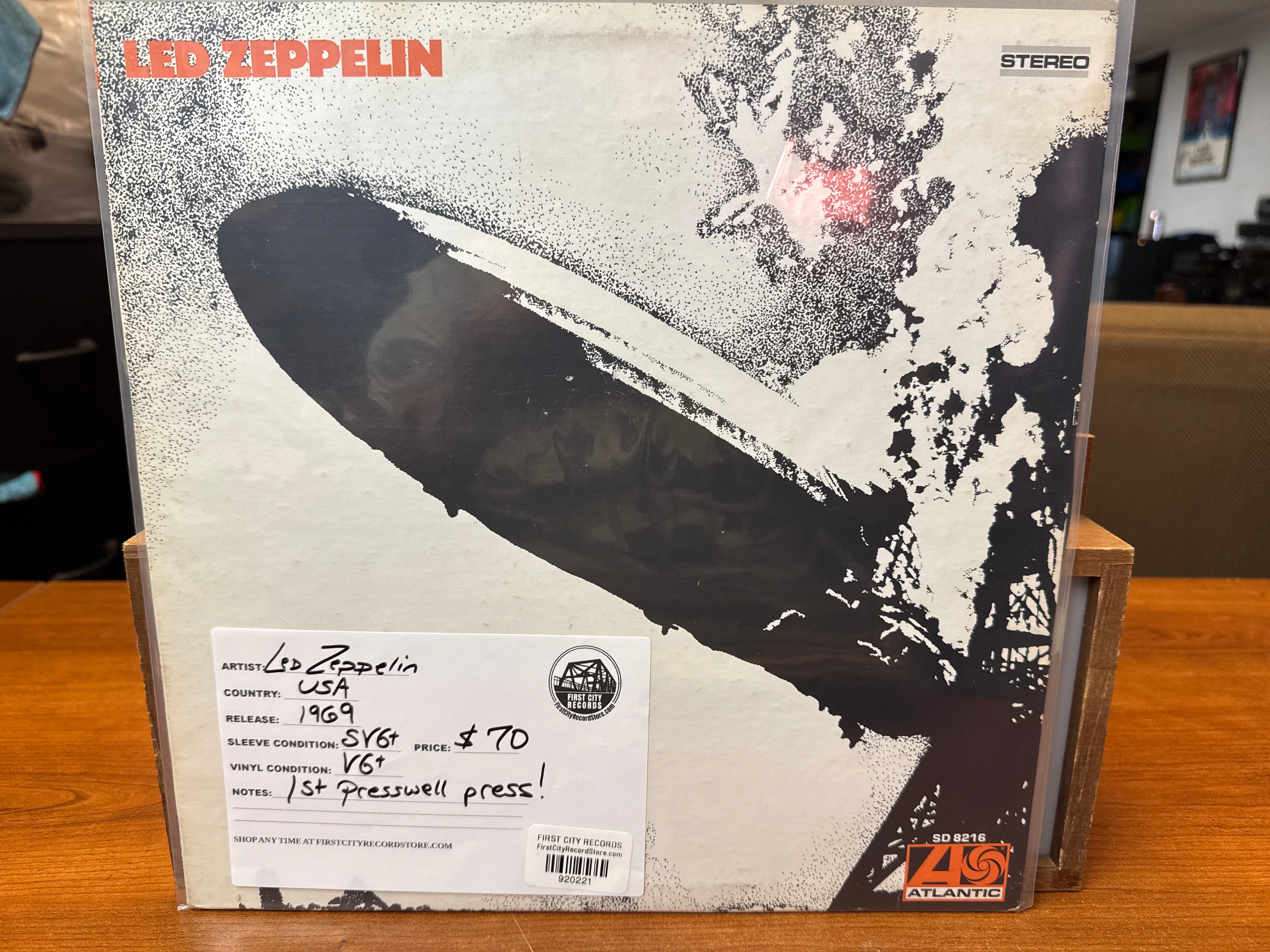 Led Zeppelin - Led Zeppelin (1969, USED)