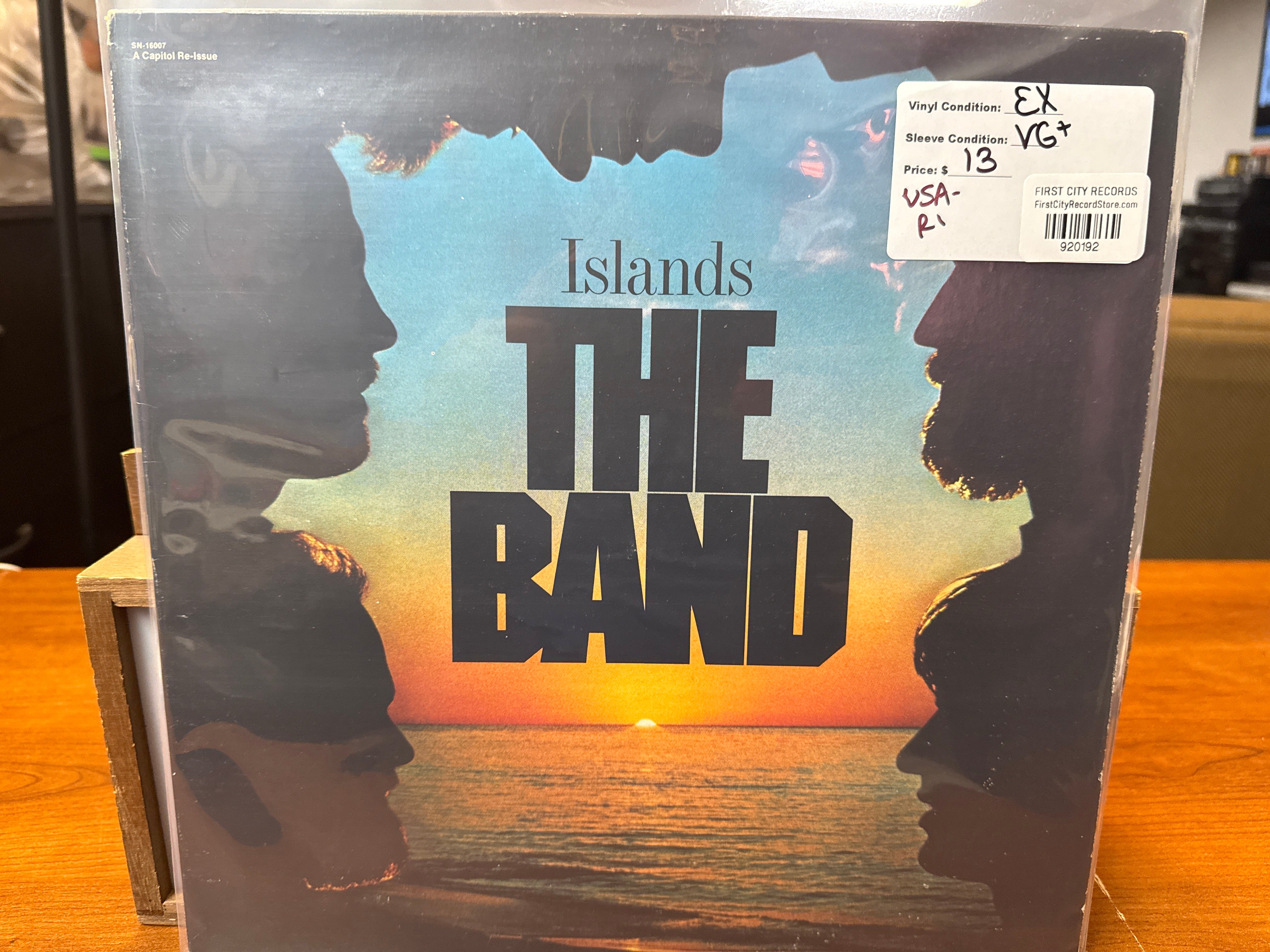 Band - Islands (USED)