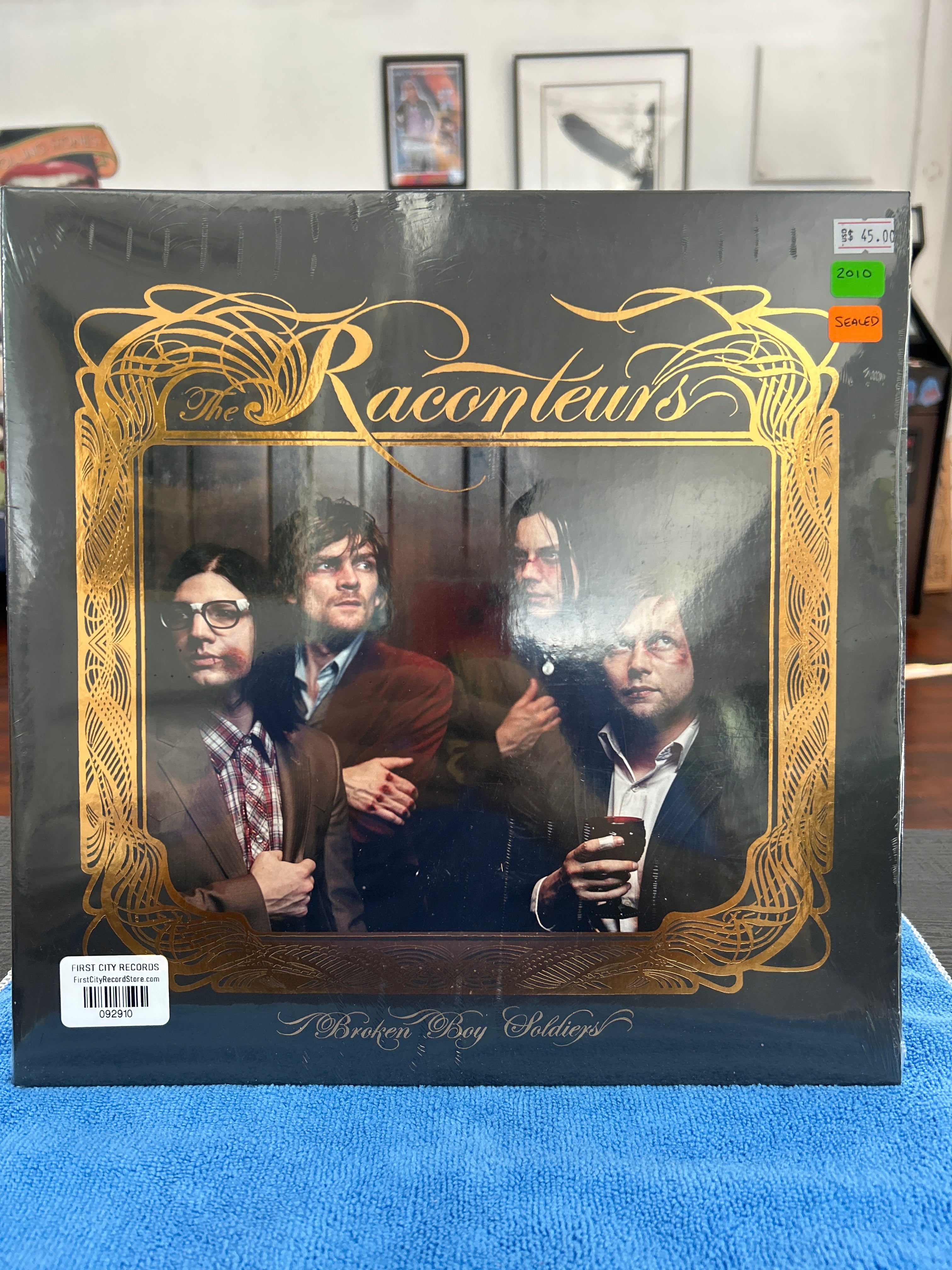 The Raconteurs - Broken Boy Soldiers