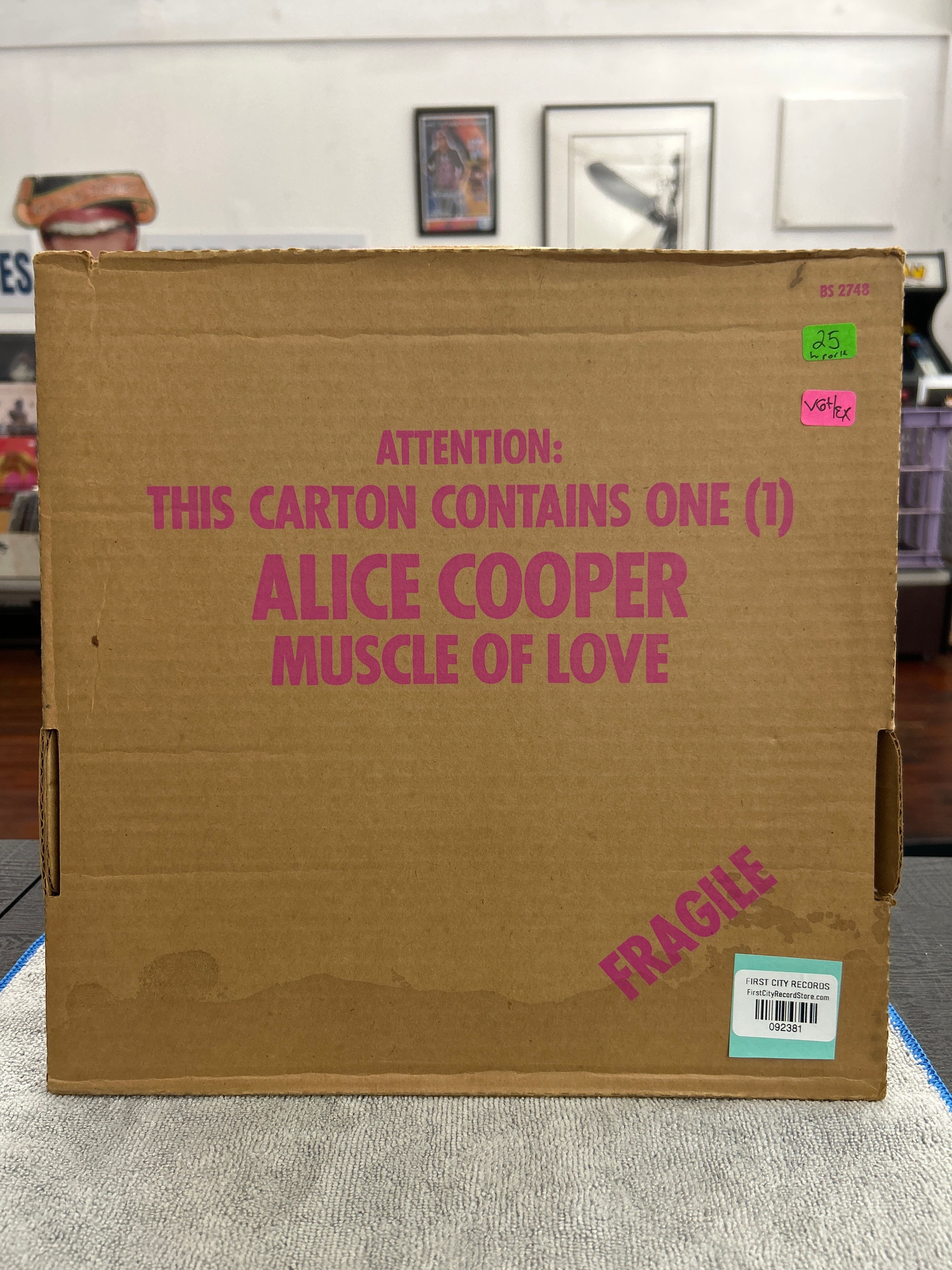Alice Cooper - Muscle Of Love