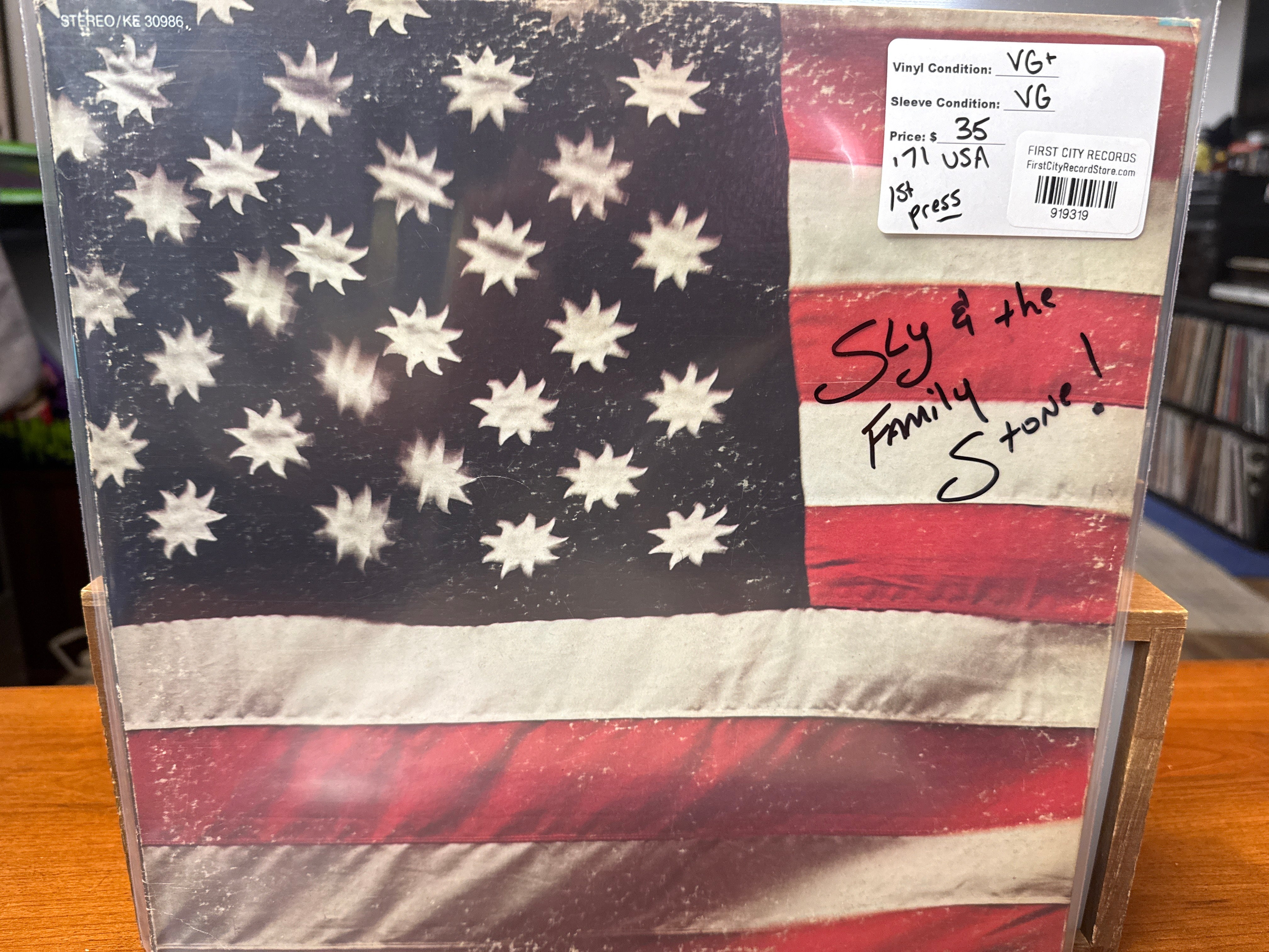Sly & the Family Stone - There's a Riot Goin' On (1971, USED)