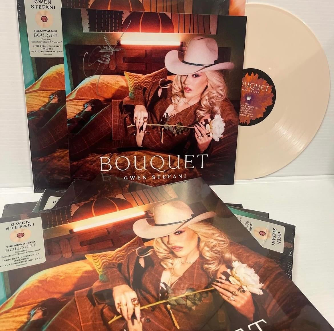 Gwen Stefani - Bouquet (Champagne Color, Autographed)