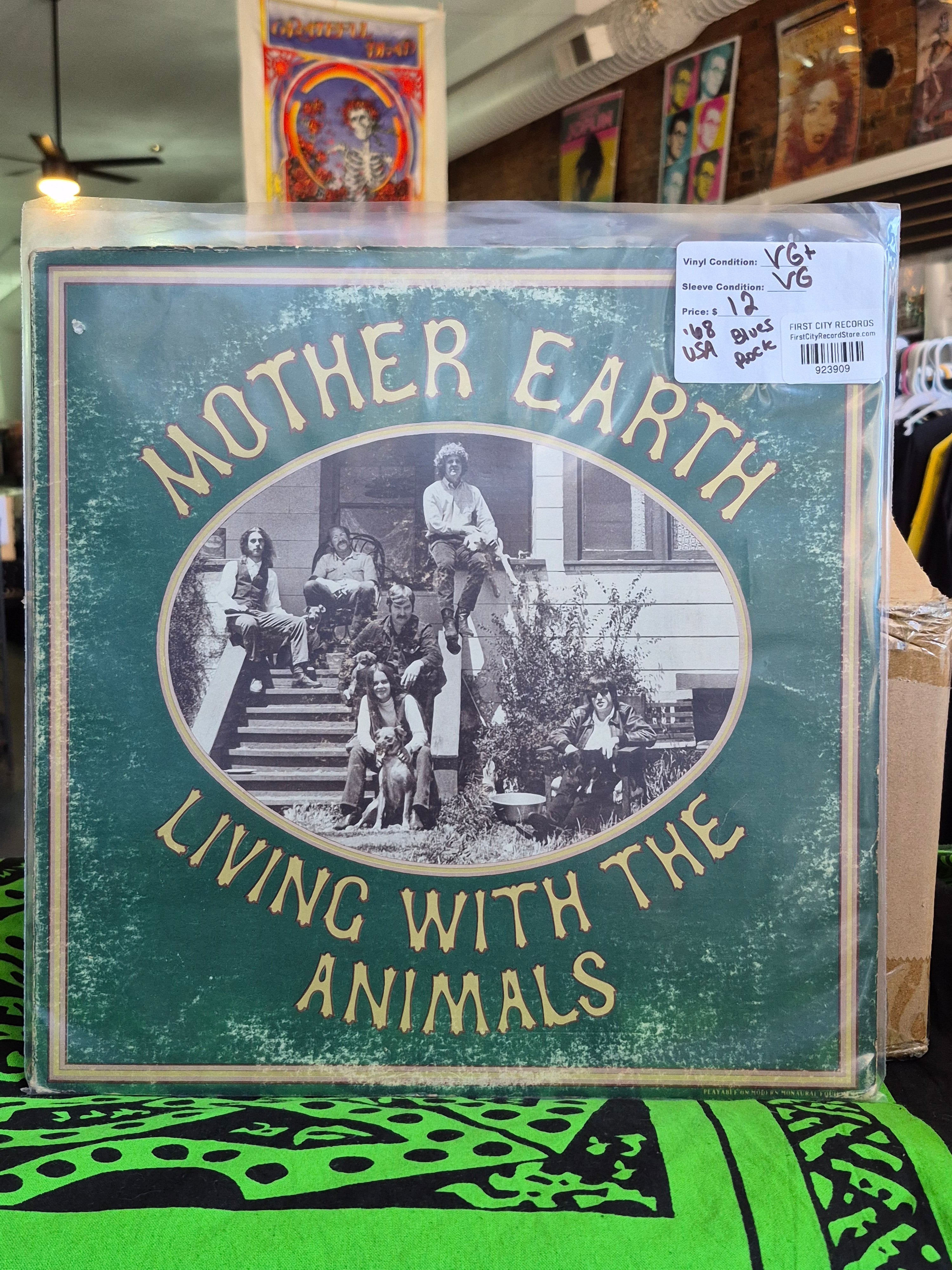 Mother Earth - Living With the Animals (1968, USED)